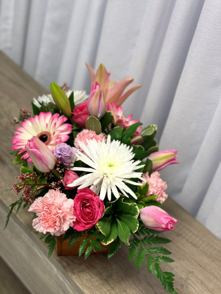 Sending Birthday Wishes arrangement $ 100.00