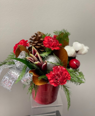 Secret Santa centerpiece $ 65.00