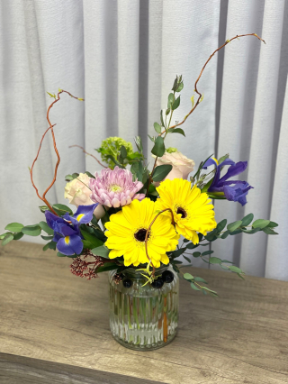 Mom’s Glow arrangement $ 60.00