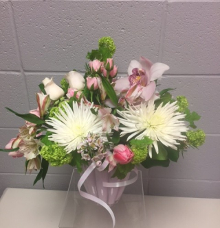 " Supermom" flower arrangement $ 100.00